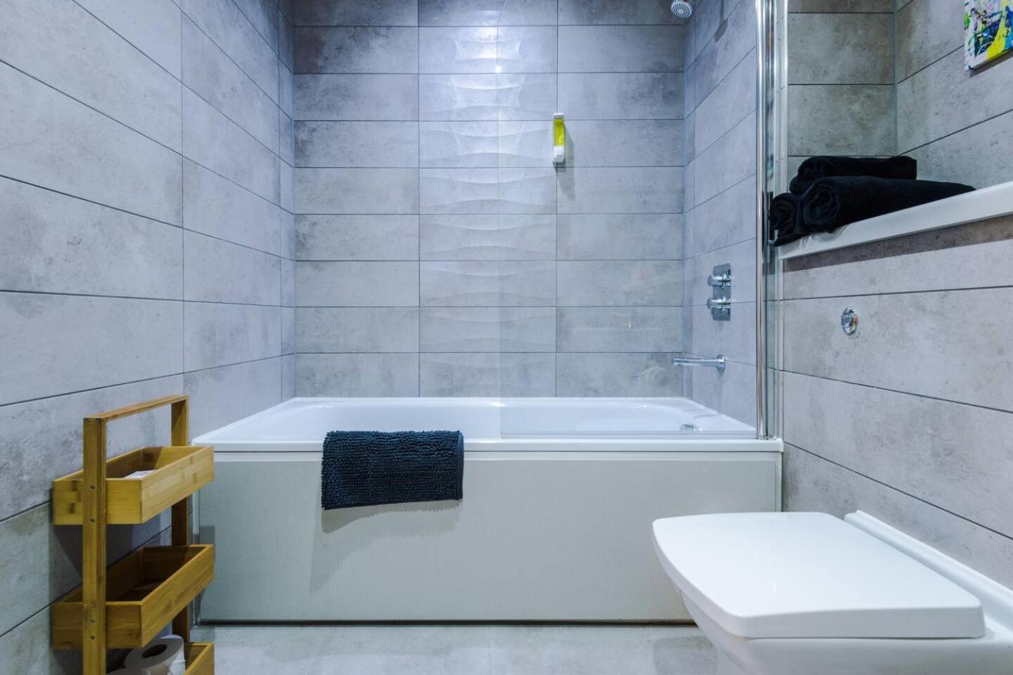 High Reviewed 1-Bed With Parking Central Location Liverpool Eksteriør billede